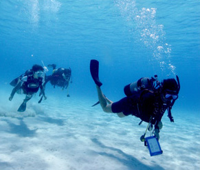 6 ［海洋実習4回］足がつかない実際のダイビング深度(5〜6ｍ)での実習
